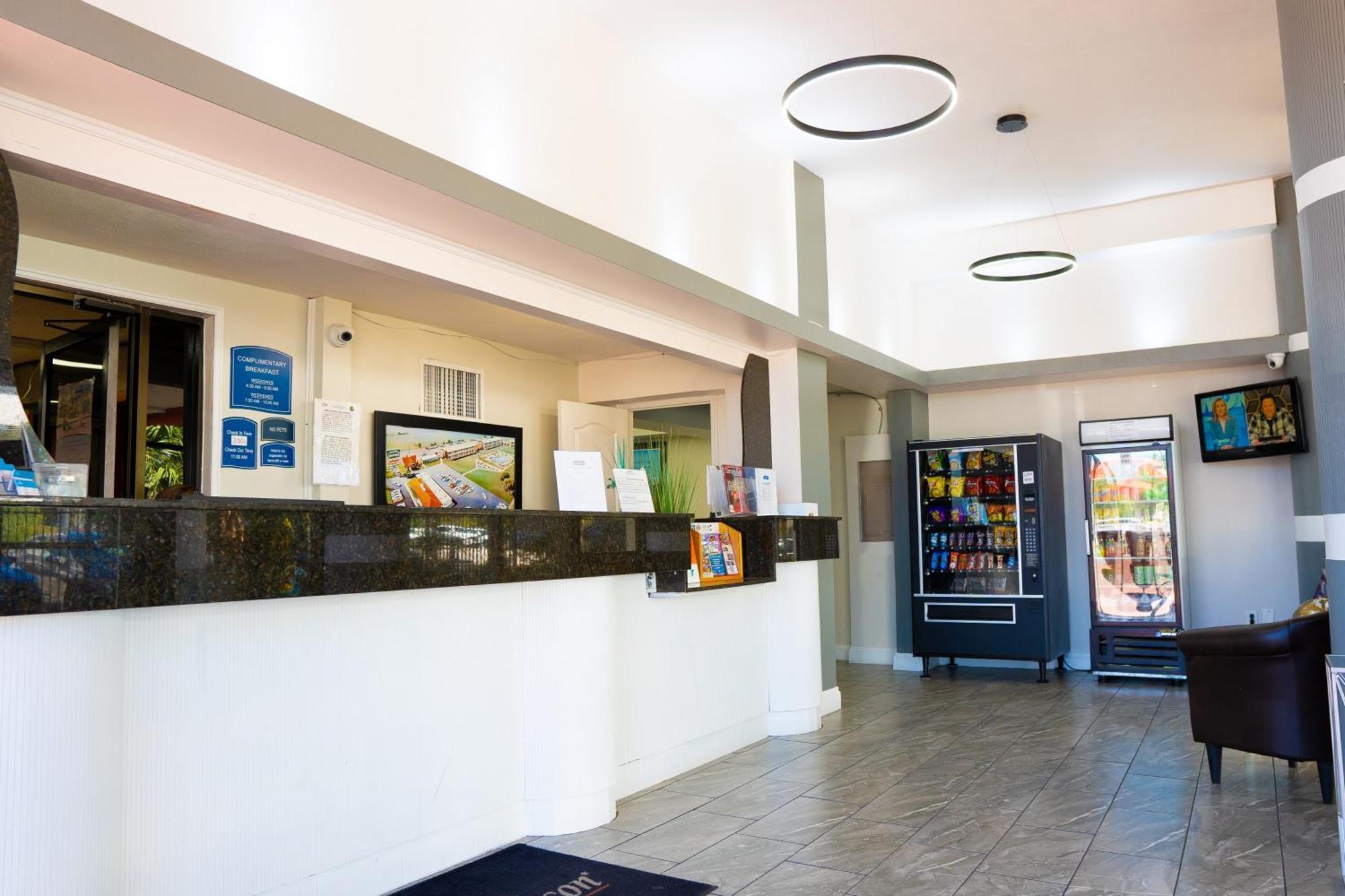 Howard Johnson By Wyndham Clearwater - Dunedin Exteriér fotografie