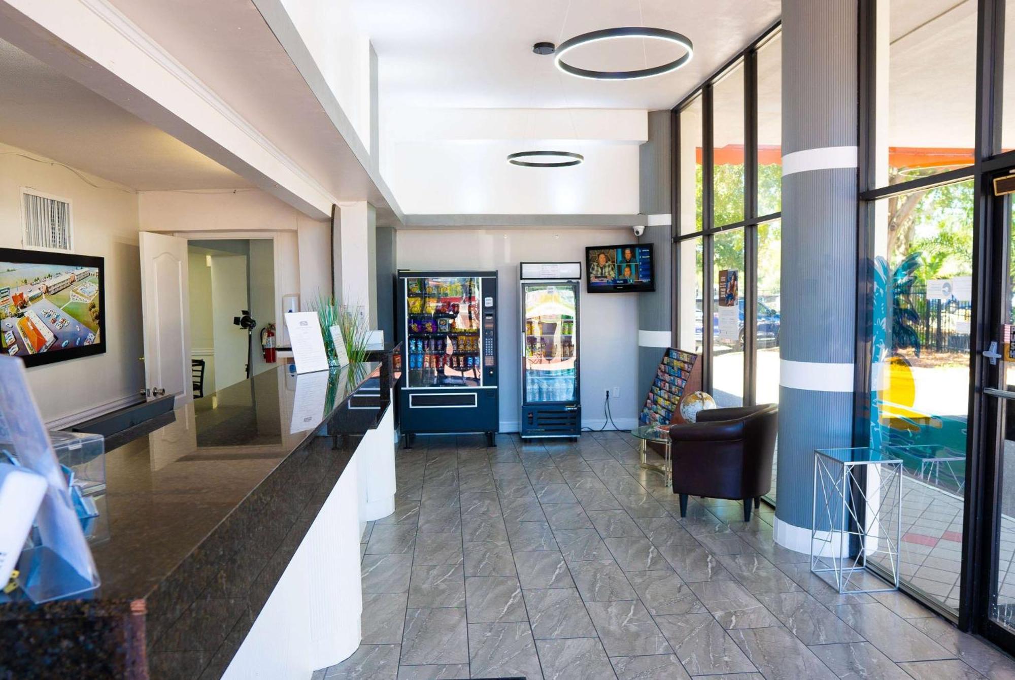 Howard Johnson By Wyndham Clearwater - Dunedin Exteriér fotografie