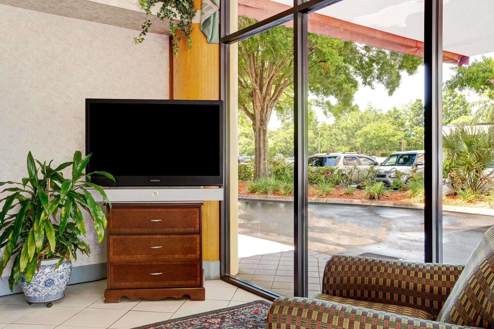 Howard Johnson By Wyndham Clearwater - Dunedin Exteriér fotografie
