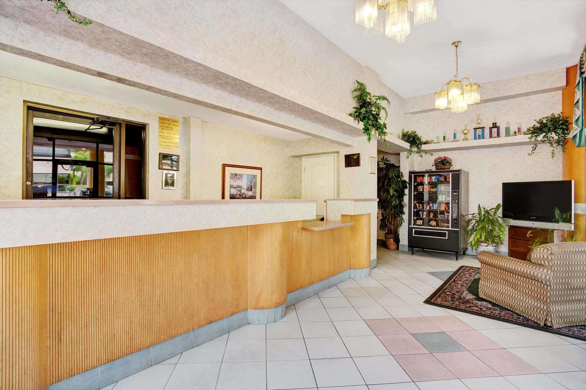 Howard Johnson By Wyndham Clearwater - Dunedin Exteriér fotografie
